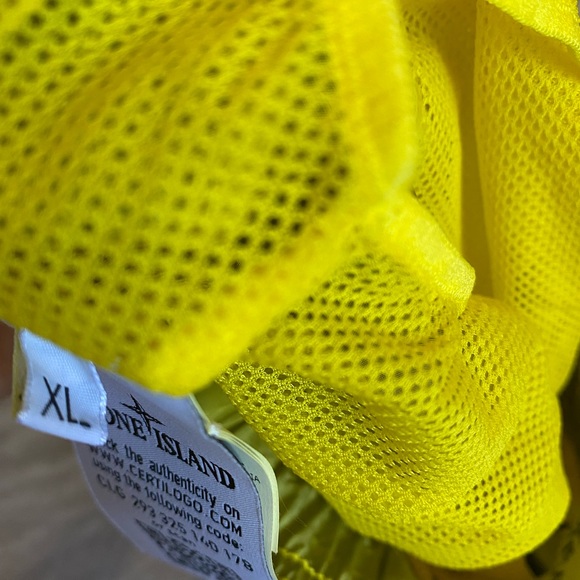 Stone Island Nylon Metal Shorts XL - Picture 3 of 13